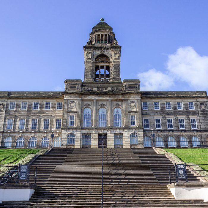 wallasey town hall and steps