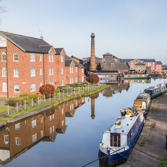 Still water on the Ellesmere Canal towards Ellesmere Port