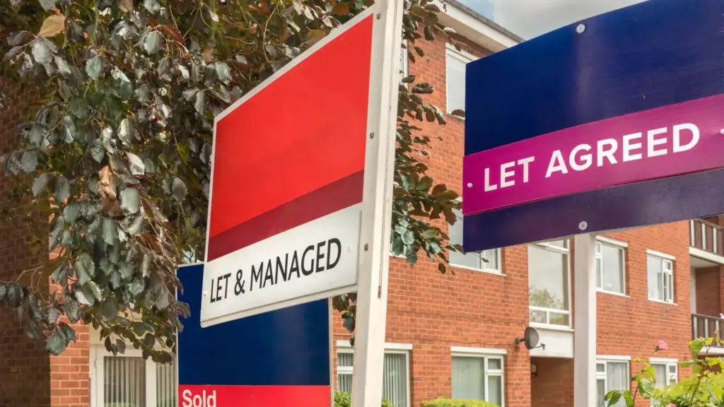 Let agreed signs in street in front of block of flats